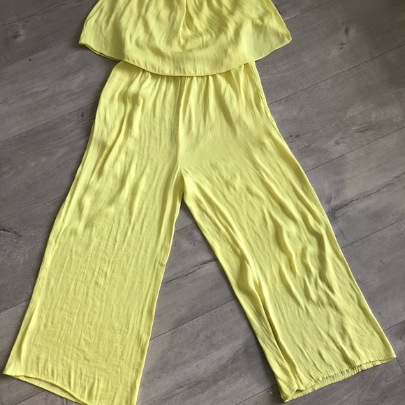 Mendocino strapless yellow jumpsuit size medium - Picture 2 of 2